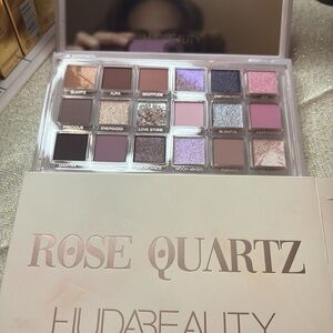 HUDA BEAUTY Rose Quartz Eyeshadow Palette with Pink and Purple Hues